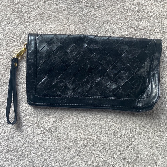 Urban Expressions Handbags - Urban Expressions black vegan woven clutch